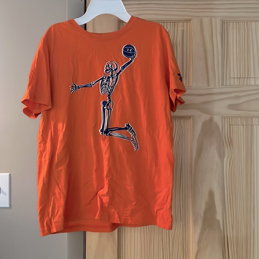 Under Armour Youth XL t shirt